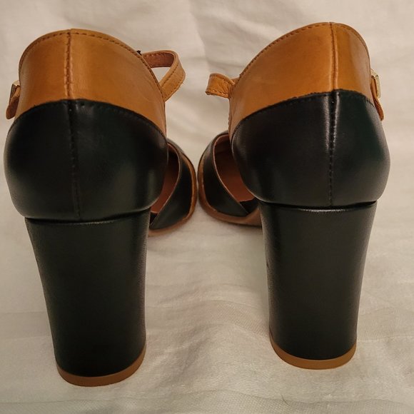 Brand New Retro Style Pumps - Picture 3 of 7